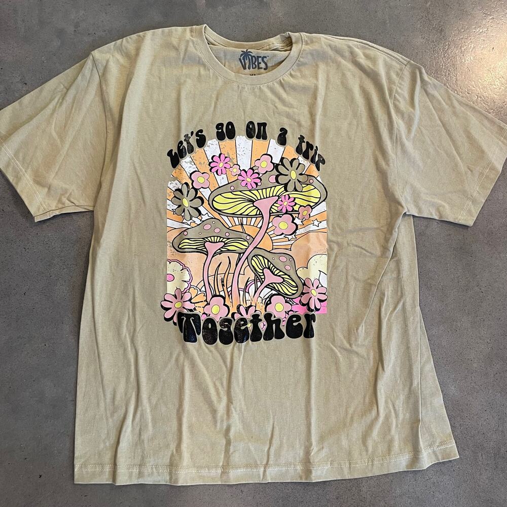 Vibes Mushroom Lets go on a trip taupe cotton tshirt mens large NEW